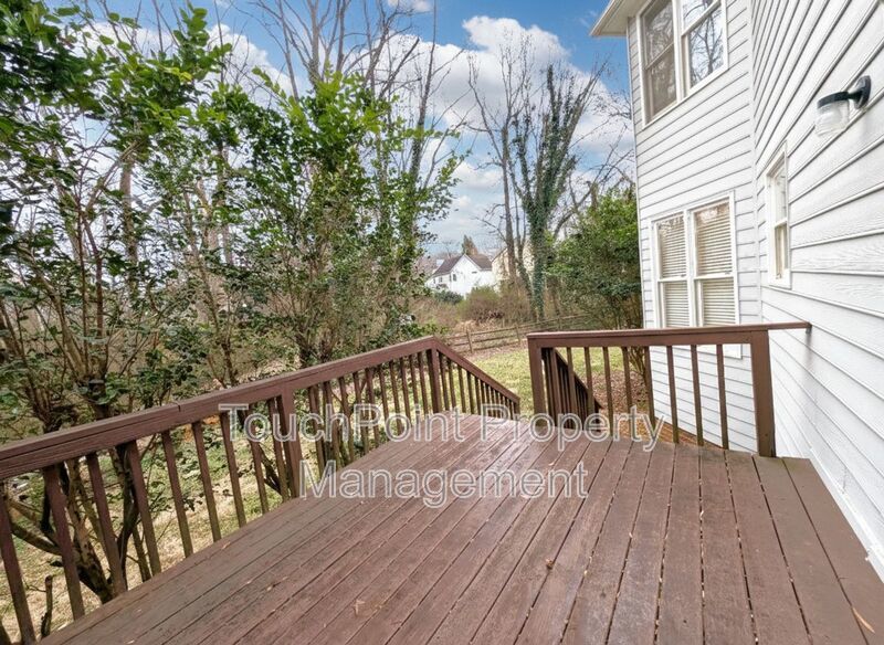 Beautiful 2 story, 4 bed, 2.5 bath Home Located in the Davis Lake Community! property image