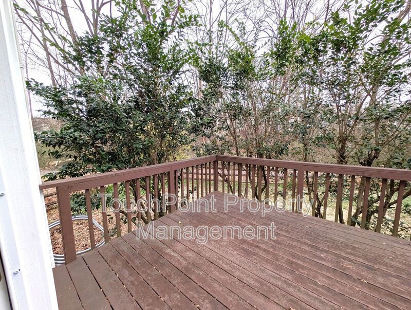 Beautiful 2 story, 4 bed, 2.5 bath Home Located in the Davis Lake Community! property image