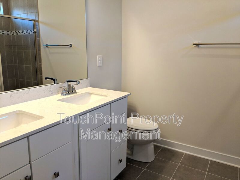 Beautiful 3 story, 3 Bedroom, 2.5 Bathroom Townhome Located in the Oakhurst Community! property image