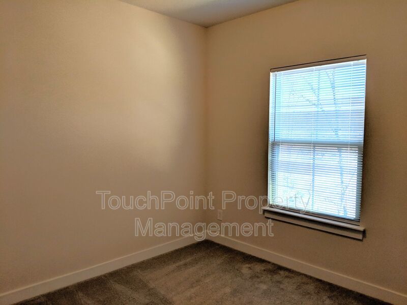 Beautiful 3 story, 3 Bedroom, 2.5 Bathroom Townhome Located in the Oakhurst Community! property image