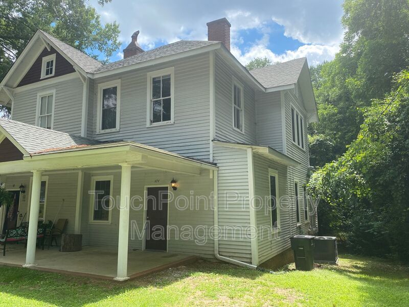 2-Story Duplex Located in Concord! property image